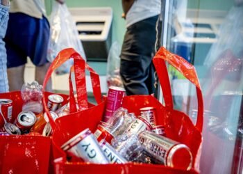 Nieuw statiegeldplan leidt tot felle kritiek: supermarkten vrezen stank en ongedierte
