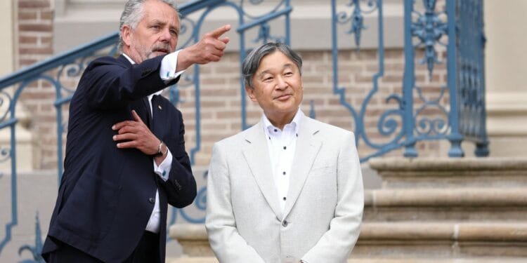 Japanese emperor lays war memorial wreath on Dutch state visit