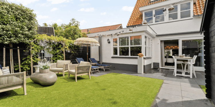 Binnenkijken bij Montana Meiland: haar huis van 789.000 euro heeft een opvallende verrassing in de garage