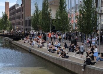 International student numbers fall for first time in 20 years