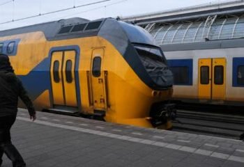 Cheap summer train pass draws 175,000 in two weeks