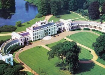 Restoration of neglected Dutch royal palace will take five years