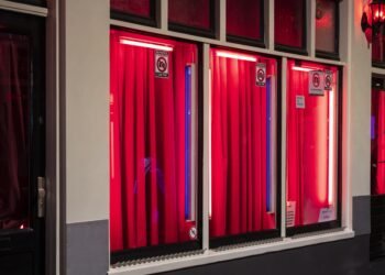 Nieuw onderzoek: veel meer Nederlandse meisjes dan gedacht zijn slachtoffer van prostitutie in het buitenland