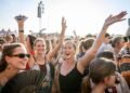 Festival op de planning? Deze spullen wil je echt niet vergeten (want onmisbaar)