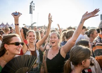 Festival op de planning? Deze spullen wil je echt niet vergeten (want onmisbaar)