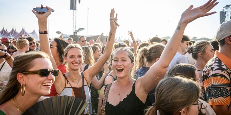 Festival op de planning? Deze spullen wil je echt niet vergeten (want onmisbaar)