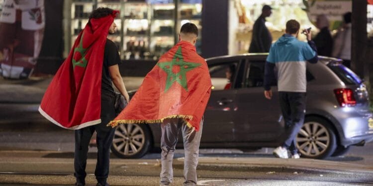Drie gewonden bij aanrijding te midden van feestende Marokko-fans