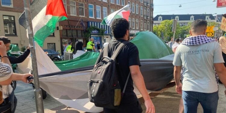 Man guilty of defacing war memorial during Palestine protest