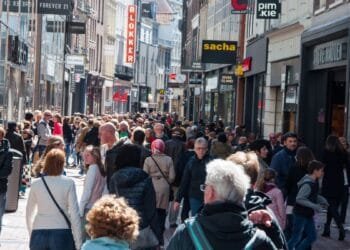 More people say strangers treat them with disrespect: CBS
