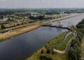 Rijkswaterstaat opent stuw tegen verzilting West-Nederland