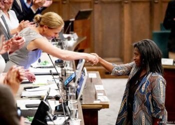 Na verrassende stemming is Nunnely nieuwe wethouder Rotterdam