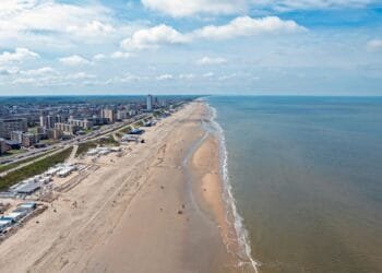 Pavilions on Zandvoort nudist beach go on sale for €3.48m