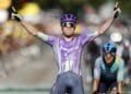 Zwitser Schmid wint in Tour de France vanuit grote kopgroep