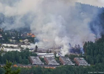 Vierhonderd mensen geëvacueerd na grote brand in Noorwegen