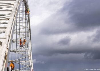 Verbod vrachtverkeer Merwedebrug, brugconstructie niet veilig