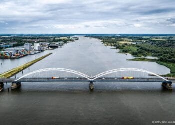 Transportbranche onderzoekt juridische stappen na afsluiting brug