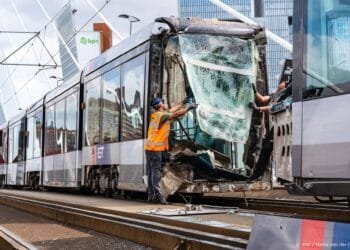 Verkeer kan tot begin van de avond niet over Erasmusbrug