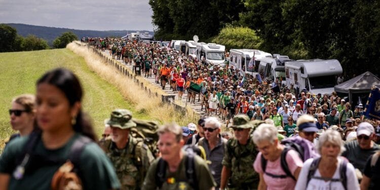 Derde dag Vierdaagse: 42.450 deelnemers lopen zwaarste dag uit