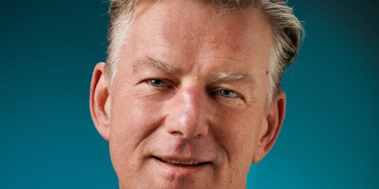 Van succesvol ondernemer naar voedselbank: Peter Dinkla vertelt hoe 1,1 miljoen euro schuld zijn leven veranderde