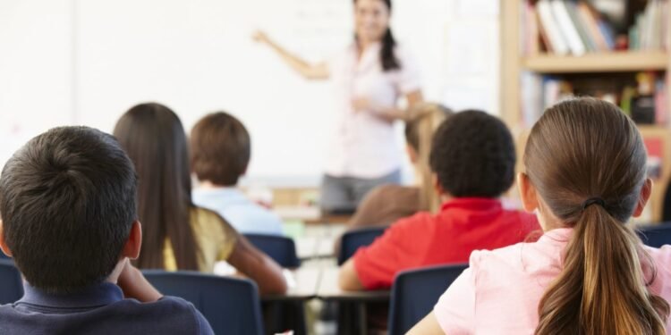 Drive to recruit more teachers sparks 13.5% rise in applications