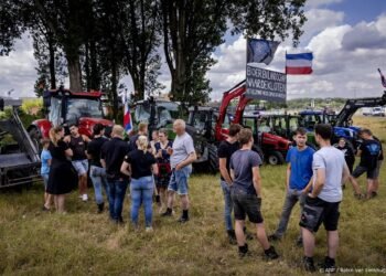 Boeren voeren actie tegen stikstofbeleid kabinet