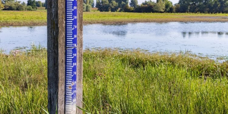 More sluice gates close but no national drought measures yet