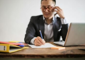 Onderzoek onthult de keerzijde van workaholics: veel uren maken helpt collega’s lang niet altijd
