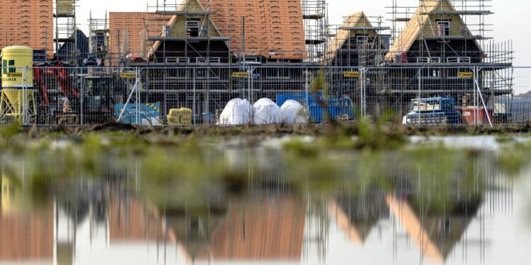 Bank verwacht meer opgeleverde huizen in 2026 en 2027: ‘Maar afname moet eerst nog worden goedgemaakt’