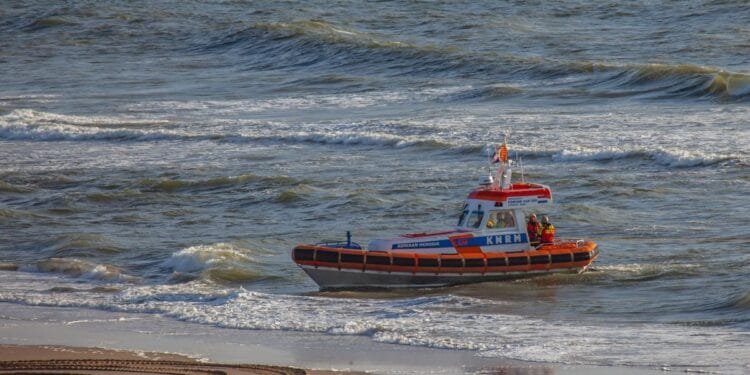 Two women die trying to help a child in the sea at Callantsoog