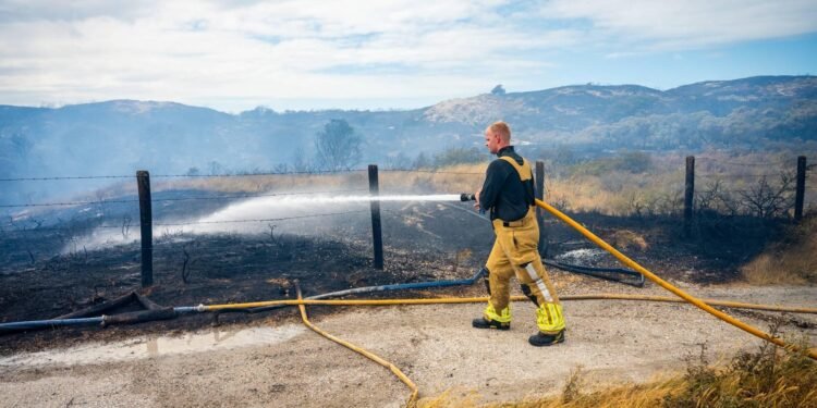 Hotel in duinen bij Wassenaar ontruimd om natuurbrand