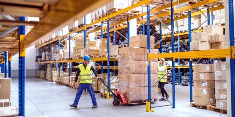 Business confidence rebounds despite geopolitical fears