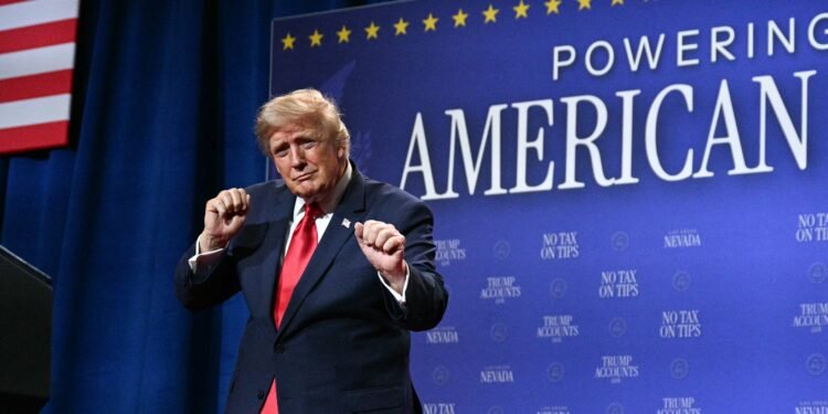 Donald Trump: ‘Mensen in een elektrische auto zijn ziek en gek’