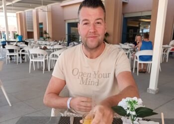 Online gokken maakte Dave (34) 250.000 euro armer: nu waarschuwt hij jongeren voor dezelfde val