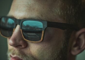 Camerabrillen zorgen voor nieuwe ‘gluurtrend’: vrouwen stiekem gefilmd en online gezet