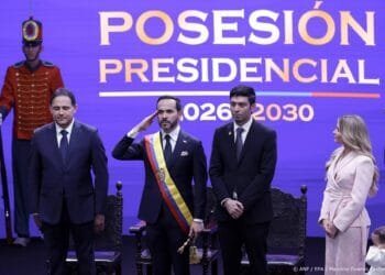 De la Espriella ingezworen als president van Colombia