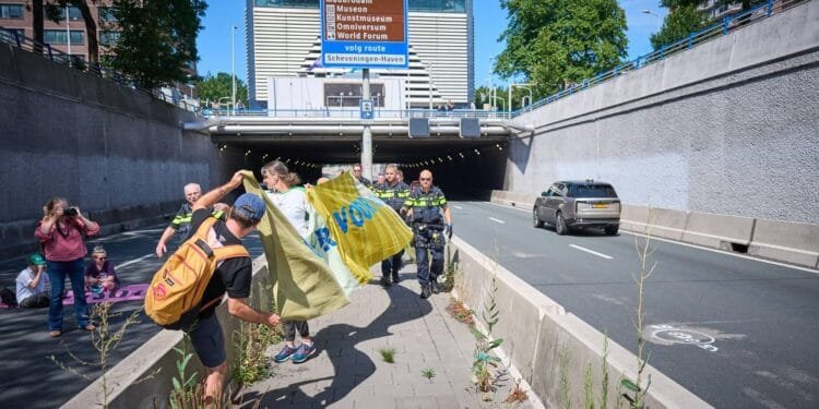Blokkade A12 van XR wordt ontbonden op last burgemeester