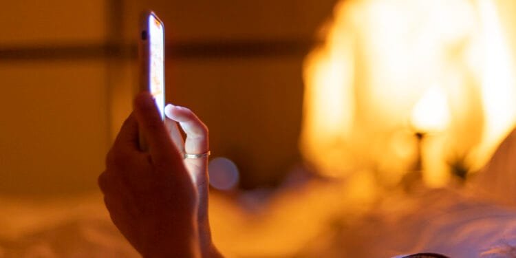 Onderzoekers zien 2 kanten van sexting: om deze reden hangt het samen met minder relatiegeluk