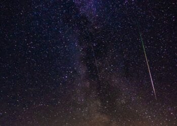 Bijzondere avond op komst: eerst zonsverduistering, daarna tientallen vallende sterren
