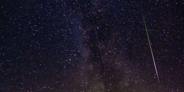 Bijzondere avond op komst: eerst zonsverduistering, daarna tientallen vallende sterren