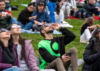 Biggest eclipse in 27 years to darken Dutch skies tonight