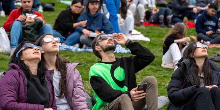 Biggest eclipse in 27 years to darken Dutch skies tonight