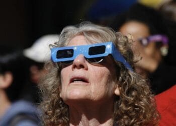 Once-in-a-lifetime solar eclipse has Netherlanders over the moon