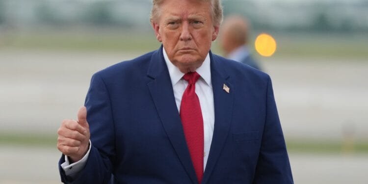 Grote ophef om diamanten ring van Donald Trump: dit is er aan de hand