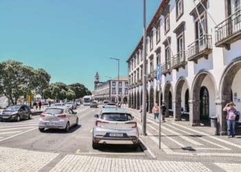 Nancy (39) huurde een auto in Portugal: ‘Ik moest 950 euro betalen voor schade die er al zat’