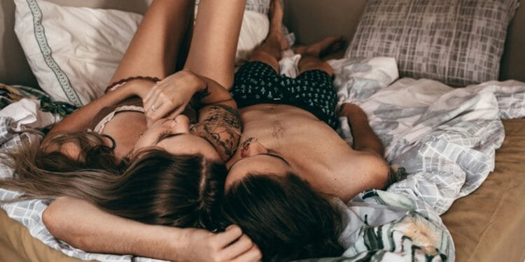 Relatiecoach: ‘Zo houd je je seksleven leuk tijdens een hittegolf’