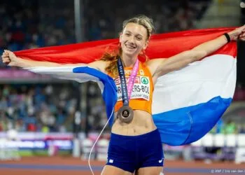 Broeders-Bol wint bij EK-debuut brons op 800 meter in recordtijd