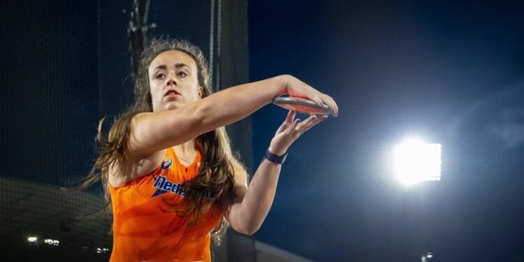 Van Klinken dubbelt weer: na zilver met kogel nu goud met discus
