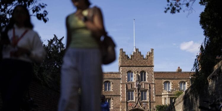 Voormalig Cambridge-professor Arday dood gevonden na ontslag