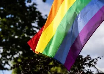 Rutgers waarschuwt: deze 3 ‘grapjes’ kunnen queer jongeren veel harder raken dan je denkt