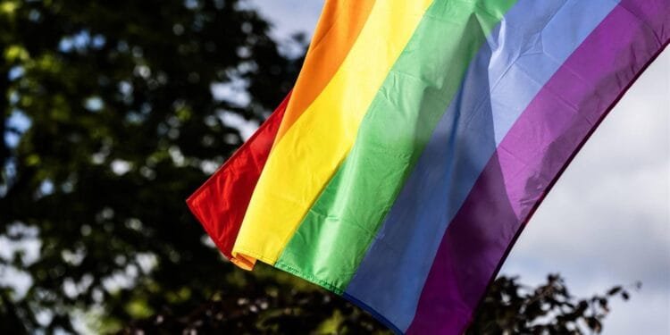 Rutgers waarschuwt: deze 3 ‘grapjes’ kunnen queer jongeren veel harder raken dan je denkt